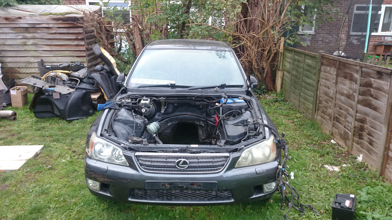 And the beast, before the day started. Cleaned the engine bay, as never going to get a better chance.